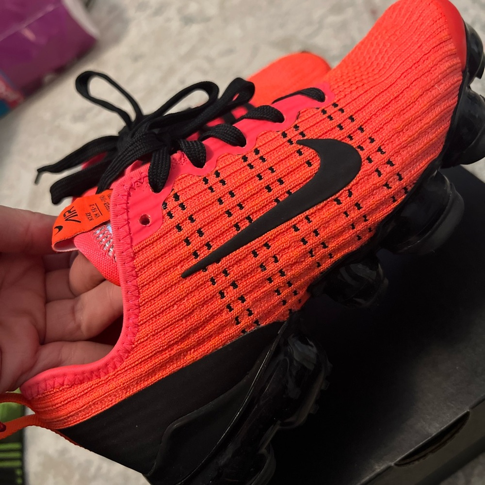 Women’s Nike vapormax neon pink